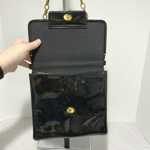 Prestige mod 1960’s black patent leather shoulder bag purse chunky gold chain - Picture 7 of 16